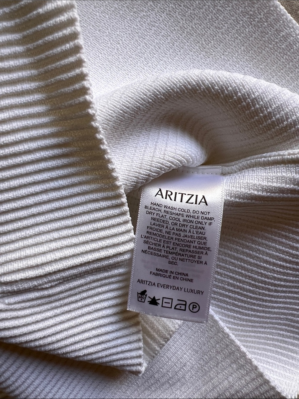 Aritzia Babaton Sculpt Knit Mock Neck Tank - Picture 4 of 10